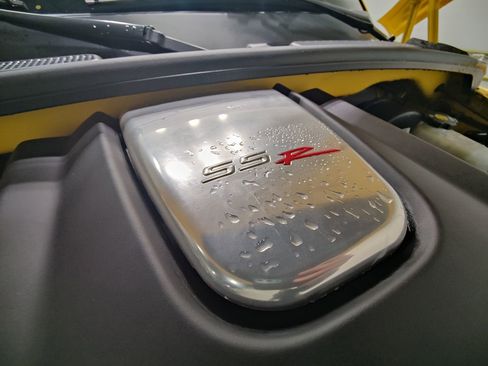 Used 2004 Chevrolet SSR w/ Preferred Equipment Group RWD image 4