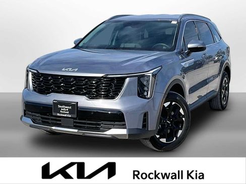 Certified 2025 Kia Sorento S AWD/4WD image 1