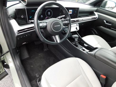 Used 2025 Hyundai Santa Cruz Limited AWD/4WD image 18