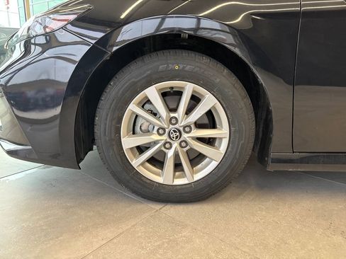 Used 2025 Toyota Camry LE image 31