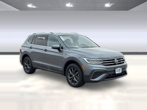 Used 2023 Volkswagen Tiguan SE FWD image 7