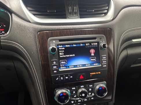 Used 2016 Chevrolet Traverse LT FWD image 9