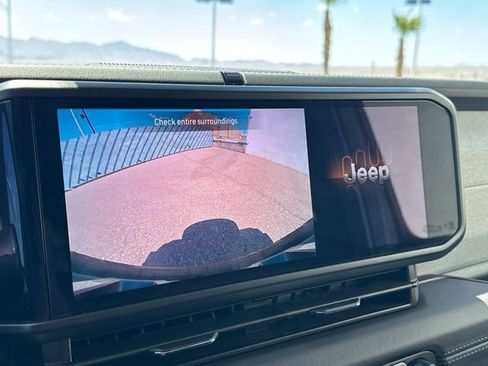 Used 2026 Jeep Wrangler Unlimited Sahara AWD/4WD image 20