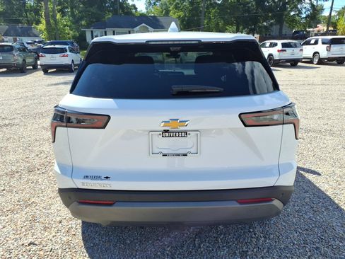 Used 2025 Chevrolet Equinox LT w/ Safety and Technology Package FWD image 6