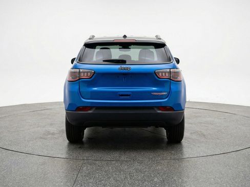Used 2025 Jeep Compass Trailhawk AWD/4WD image 6