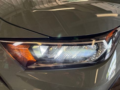 Used 2021 Toyota RAV4 XLE w/ Convenience Package AWD/4WD image 26