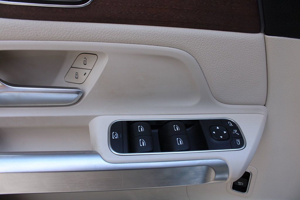Used 2023 Mercedes-Benz EQB 300 4MATIC image 31