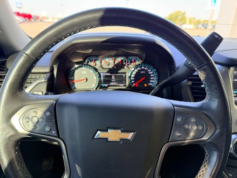 Used 2020 Chevrolet Tahoe LT w/ Luxury Package AWD/4WD image 17