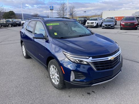 Used 2022 Chevrolet Equinox LT image 1
