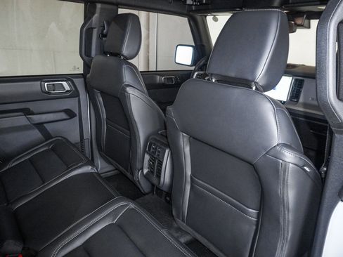 New 2025 Ford Bronco Outer Banks image 43