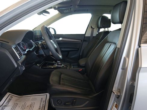 Used 2021 Audi Q5 Premium w/ Convenience Package image 9