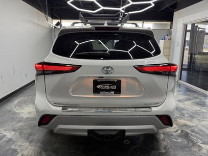 Used 2021 Toyota Highlander Platinum