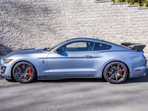 Used 2022 Ford Mustang Shelby GT500 w/ Carbon Fiber Track Pack image 10