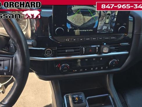 Used 2024 Nissan Pathfinder SL image 11