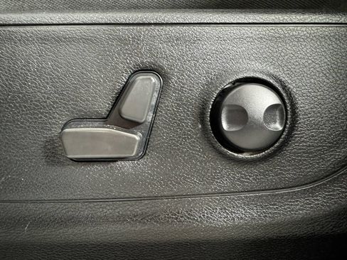 Used 2022 RAM 1500 Big Horn AWD/4WD image 32