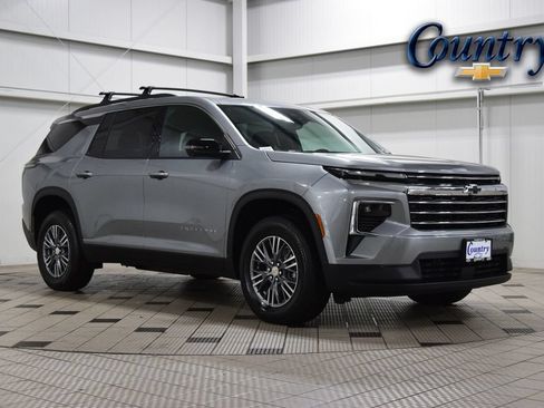 New 2026 Chevrolet Traverse LT w/ Driver Confidence Package AWD/4WD image 1