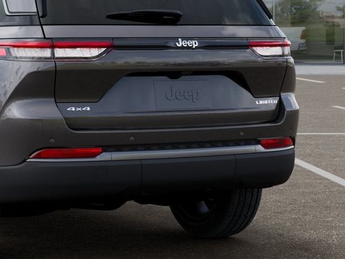 New 2026 Jeep Grand Cherokee Limited w/ Limited Altitude Package AWD/4WD image 39