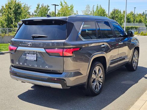 Used 2025 Toyota Sequoia Capstone AWD/4WD image 5