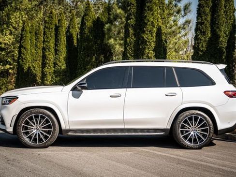 Used 2022 Mercedes-Benz GLS 450 4MATIC w/ AMG Line Exterior image 8