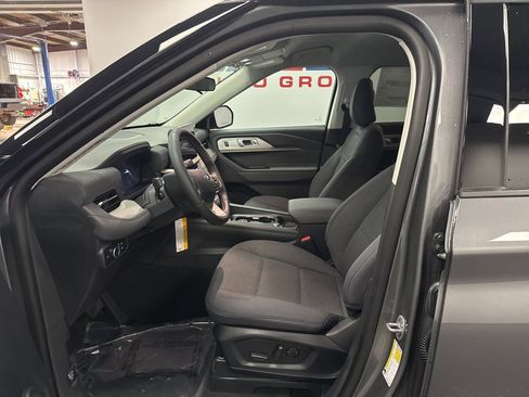 New 2025 Ford Explorer Active image 16