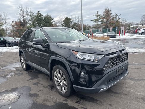 Used 2019 Toyota RAV4 Limited image 3
