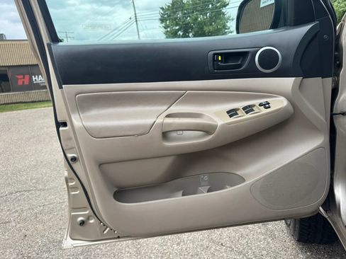 Used 2006 Toyota Tacoma PreRunner RWD image 23