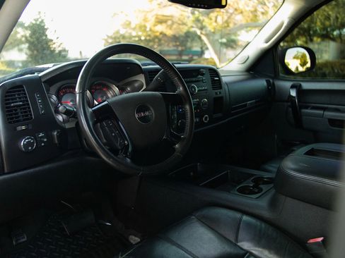 Used 2013 GMC Sierra 1500 SLE w/ Power Tech Package image 25