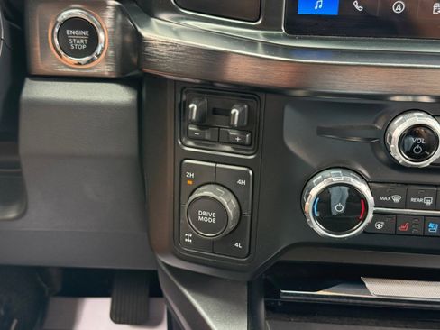 Used 2023 Ford F250 Lariat w/ Sport Appearance Package AWD/4WD image 20