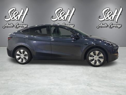 Used 2024 Tesla Model Y Long Range AWD/4WD image 15