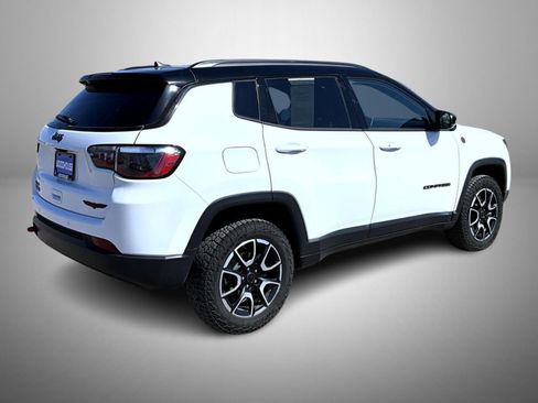Certified 2025 Jeep Compass Trailhawk AWD/4WD image 5