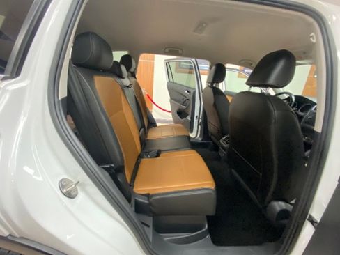 Used 2018 Volkswagen Tiguan SE image 15