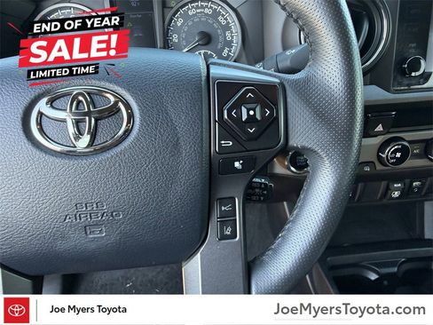 Used 2018 Toyota Tacoma TRD Off-Road image 13