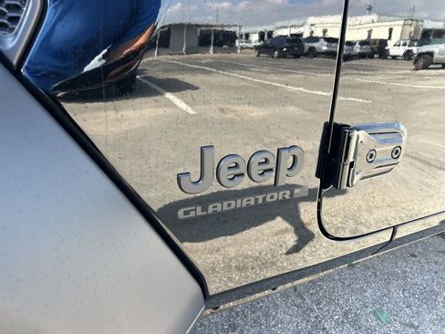 New 2026 Jeep Gladiator Sport image 18