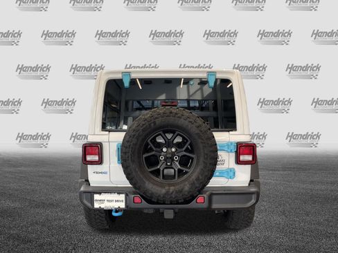 Used 2024 Jeep Wrangler Unlimited AWD/4WD image 9