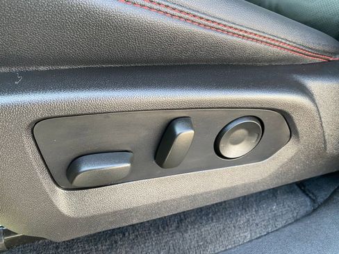 Used 2024 Chevrolet Colorado Z71 w/ Z71 Convenience Package 2 image 11