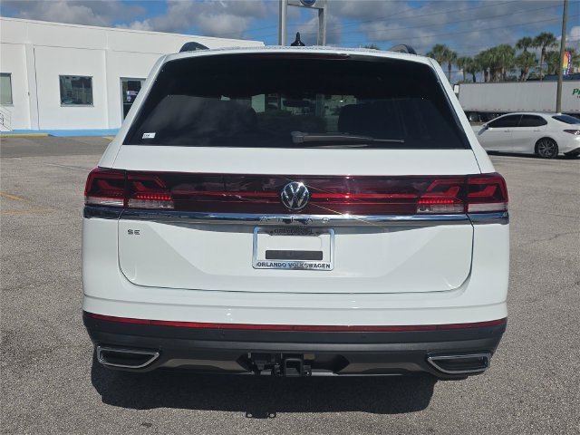 Used 2024 Volkswagen Atlas SE w/ Panoramic Sunroof Package FWD image 4