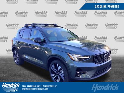 New 2026 Volvo XC40 B4 Plus w/ Protection Package Premier