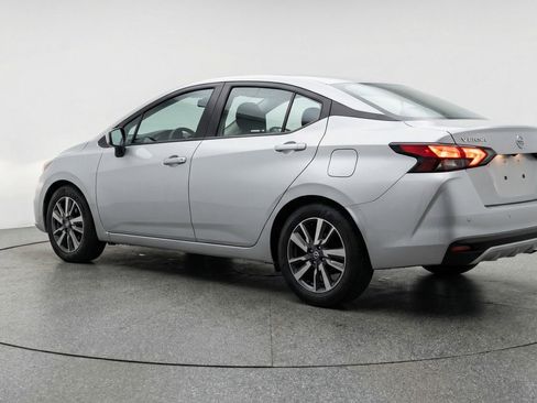 Used 2025 Nissan Versa SV image 6