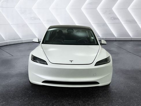 Used 2024 Tesla Model 3 Standard Range RWD image 2
