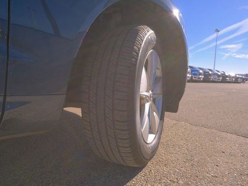 Used 2022 Volvo XC60 B5 Momentum image 43