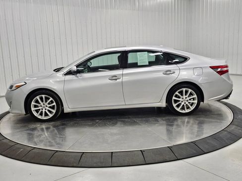 Used 2013 Toyota Avalon XLE Touring image 2