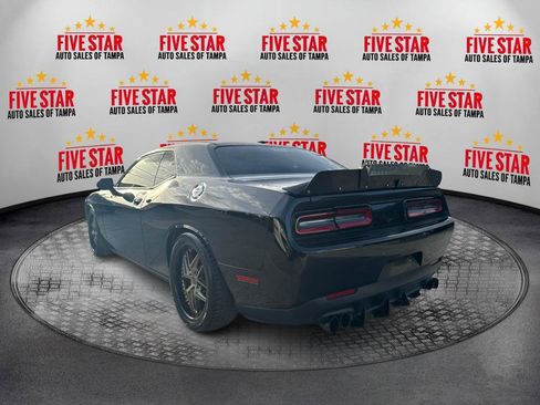 Used 2020 Dodge Challenger SXT image 5