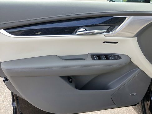 Used 2025 Cadillac XT6 Premium Luxury w/ LPO, Floor Liner Package AWD/4WD image 20