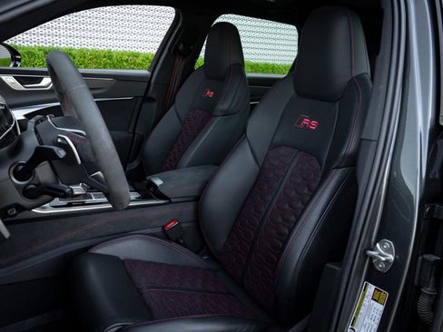 Certified 2024 Audi RS 6 performance AWD/4WD image 30