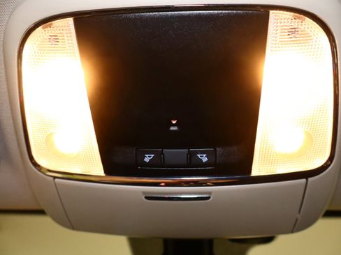 Used 2018 Dodge Durango SXT w/ 3rd Row Seating Group image 40