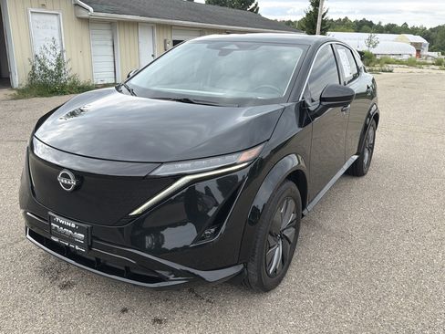 Used 2023 Nissan Ariya FWD image 9