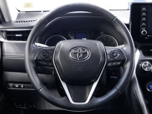 Used 2021 Toyota Venza LE image 15