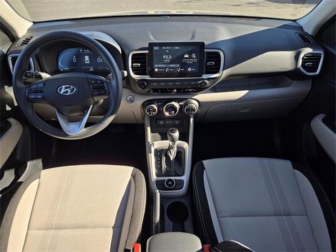Certified 2025 Hyundai Venue SEL image 12