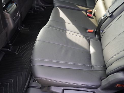 Used 2023 INFINITI QX60 Sensory w/ Cargo Package image 31