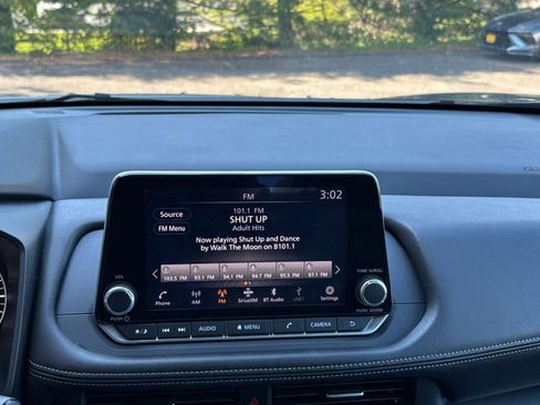 Used 2025 Nissan Rogue SV FWD image 20